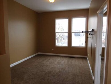 3 W Downer Place unit UPPER, Aurora, IL 60506 - photo 2