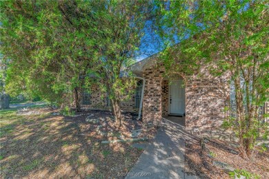 1219 S Ridgefield Cir, College Station, TX 77840 - photo 3