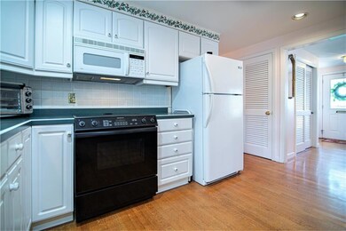 221 Summit Dr, Cranston, RI 02920 - photo 4