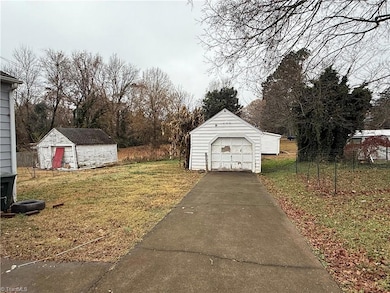 3632 Konnoak Dr, Winston Salem, NC 27127 - photo 2