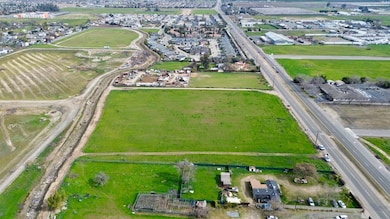 4865 E Jensen Ave, Fresno, CA 93725 - photo 2