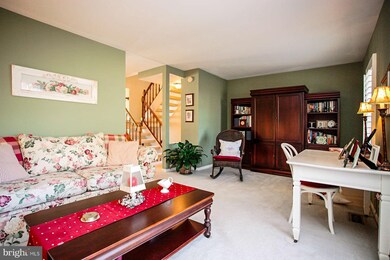 3317 Stone Heather Ct, Herndon, VA 20171 - photo 3