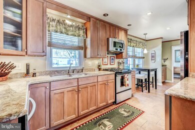 8818 Wolverton Rd, Parkville, MD 21234 - photo 4