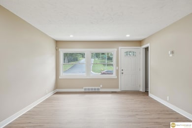 4502 Jaynes St, Omaha, NE 68104 - photo 6