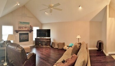 138 Paper Birch S, Tafton, PA 18464 - photo 6