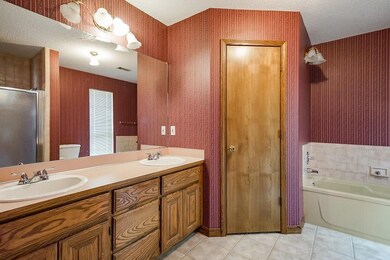 902 W Linden St, Rogers, AR 72756 - photo 7