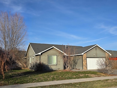 5151 Regency Dr, Klamath Falls, OR 97603 - photo 4