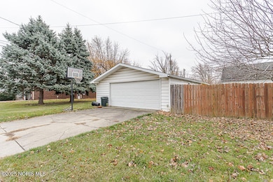 1001 Schultz St, Defiance, OH 43512 - photo 6