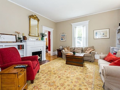 61 Forest St, Newton Highlands, MA 02461 - photo 4