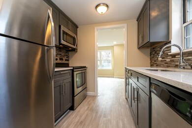 107 Franklin Street Extension unit 8, Derry, NH 03038 - photo 7