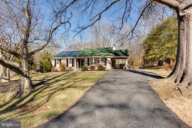 525 Whitingham Dr, Silver Spring, MD 20904 - photo 2