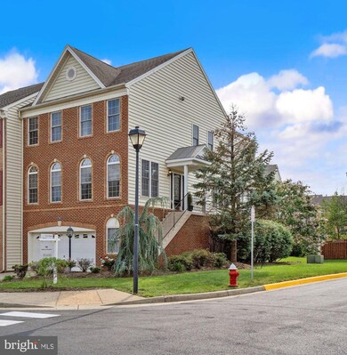 22622 Welborne Manor Square, Ashburn, VA 20148 - photo 2