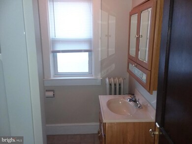 1426 Lacrosse Ave unit 2, Reading, PA 19607 - photo 4