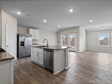 2004 Harriman Cir, Bartlesville, OK 74006 - photo 5