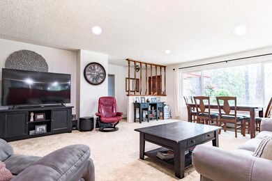 6201 Castle Terrace, Central Point, OR 97502 - photo 4