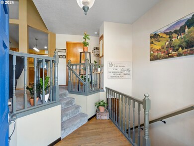 357 SW 28th Ct, Troutdale, OR 97060 - photo 7