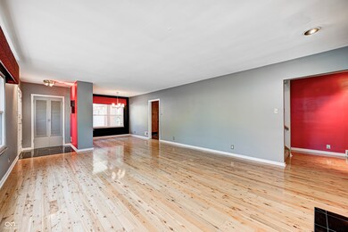 6065 Gladden Dr, Indianapolis, IN 46220 - photo 5