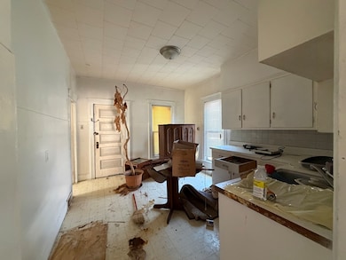 22 W Clark St unit 24, Freeport, IL 61032 - photo 4