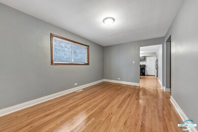 6106 N Mozart St unit 2, Chicago, IL 60659 - photo 4