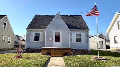 102 S Indiana Ave, Mason City, IA 50401 - photo 2