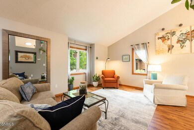 418 W Wachter Ave MLS-8