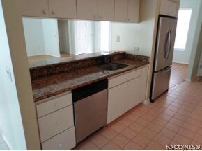 Kitchen-Pass thru to Great Rm