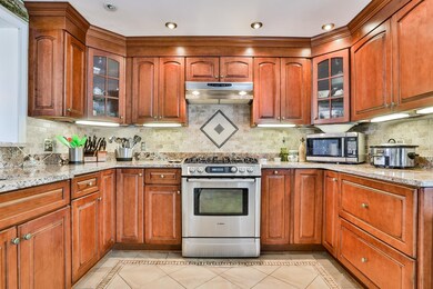 69 Walden Pond Dr, Nashua, NH 03064 - photo 5