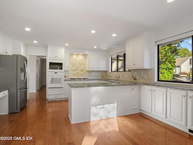 505 W Lyon Farm Dr, Greenwich, CT 06831 - photo 6