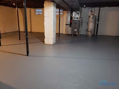 2135 Mellwood Ct, Toledo, OH 43613 - photo 6