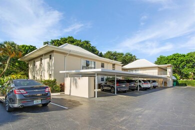 Located close to Loxahatchee River