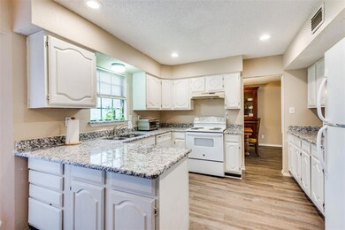 2209 Crestmeadow St, Denton, TX 76207 - photo 7