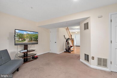 2719 Summers Ridge Dr, Odenton, MD 21113 - photo 5