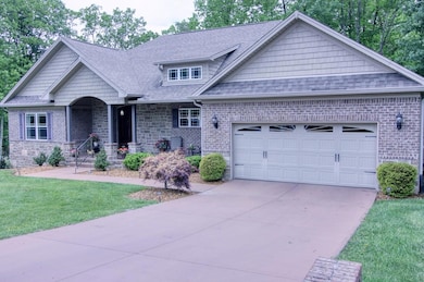 136 Trentwood Dr, Crossville, TN 38558 - photo 2