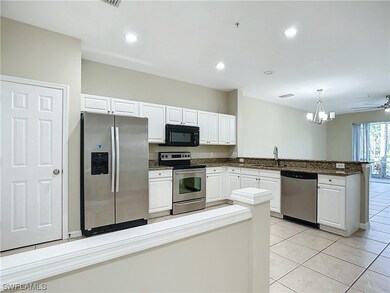1013 Hampton Cir unit 127, Naples, FL 34105 - photo 5