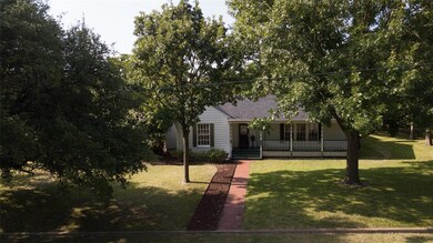 603 W Lee Ave, Weatherford, TX 76086 - photo 2