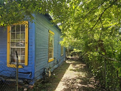View of side of home