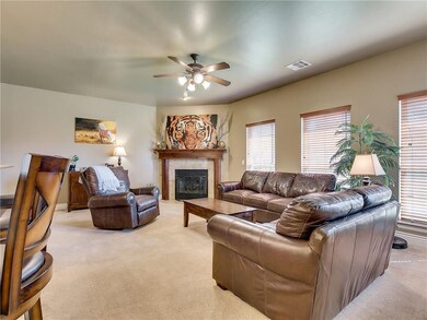 612 NW 193rd St, Edmond, OK 73012 - photo 2