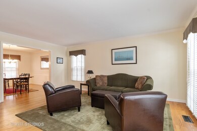 1909 Vassar Dr, Naperville, IL 60565 - photo 2