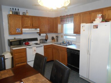 49 Saint Botolph St, Haverhill, MA 01832 - photo 3