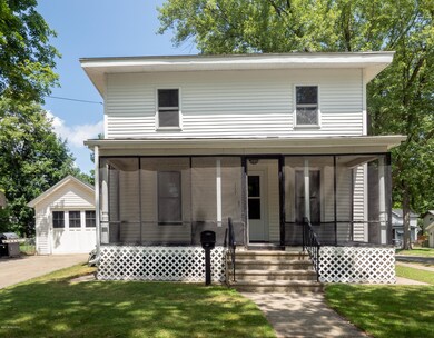 117 E Plainwell St Plainwell-102
