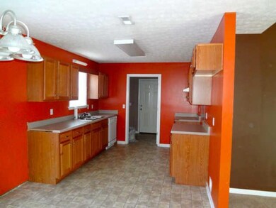 302 Christopher Ct, Shelbyville, TN 37160 - photo 7