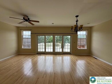 5269 Dartmouth Dr, MacUngie, PA 18062 - photo 4