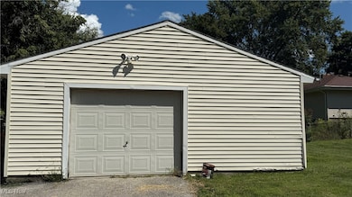 1414 Niles Cortland Rd, Niles, OH 44446 - photo 7