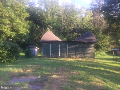 82 Dutch Rd, Ashland, PA 17921 - photo 2