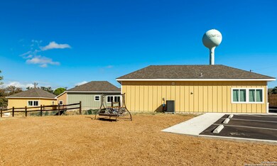 705 Fifth St unit C, Comfort, TX 78013 - photo 5