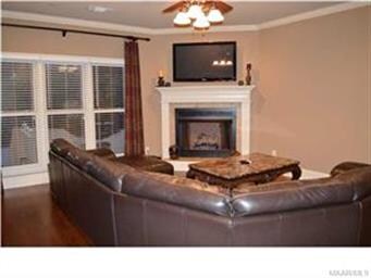 Large Great room with fireplace