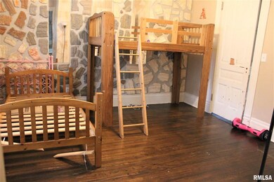 1724 Farnam St, Davenport, IA 52803 - photo 5