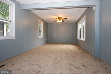255 Asbury Rd, Pasadena, MD 21122 - photo 4