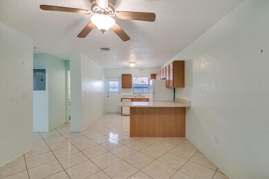 10_240WoodlandAveApt3-10_mls