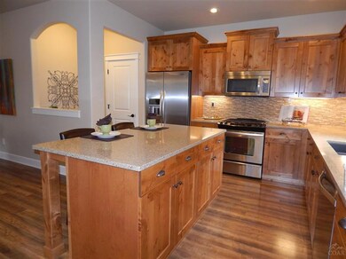 1305 NW Criterion Ln unit 7, Bend, OR 97709 - photo 4
